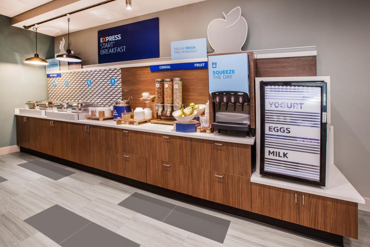 Holiday Inn Express & Suites - Stafford Nw - Sugar Land By Ihg Esterno foto