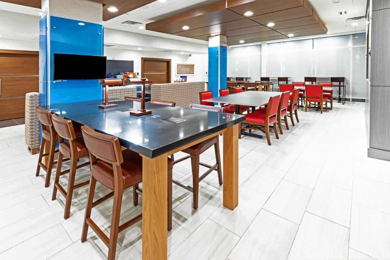 Holiday Inn Express & Suites - Stafford Nw - Sugar Land By Ihg Esterno foto