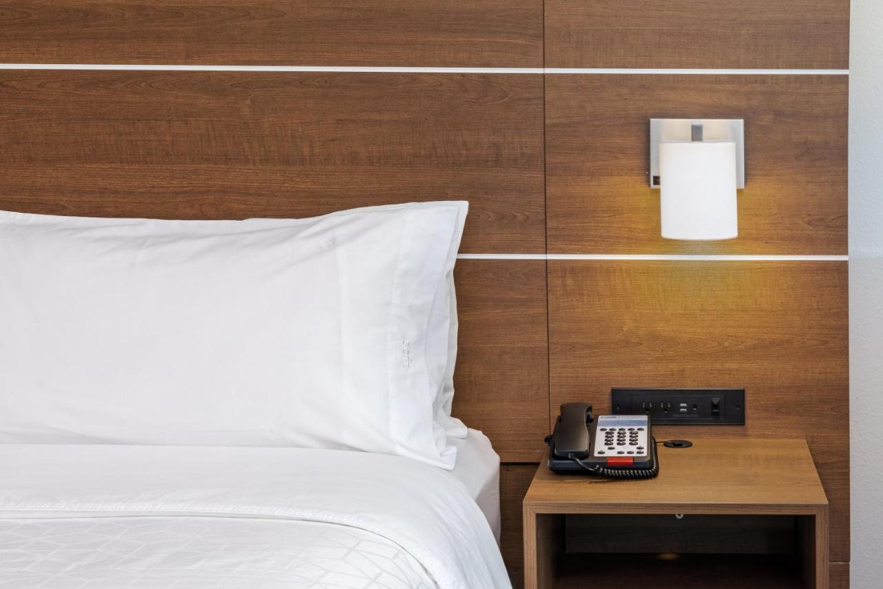 Holiday Inn Express & Suites - Stafford Nw - Sugar Land By Ihg Esterno foto