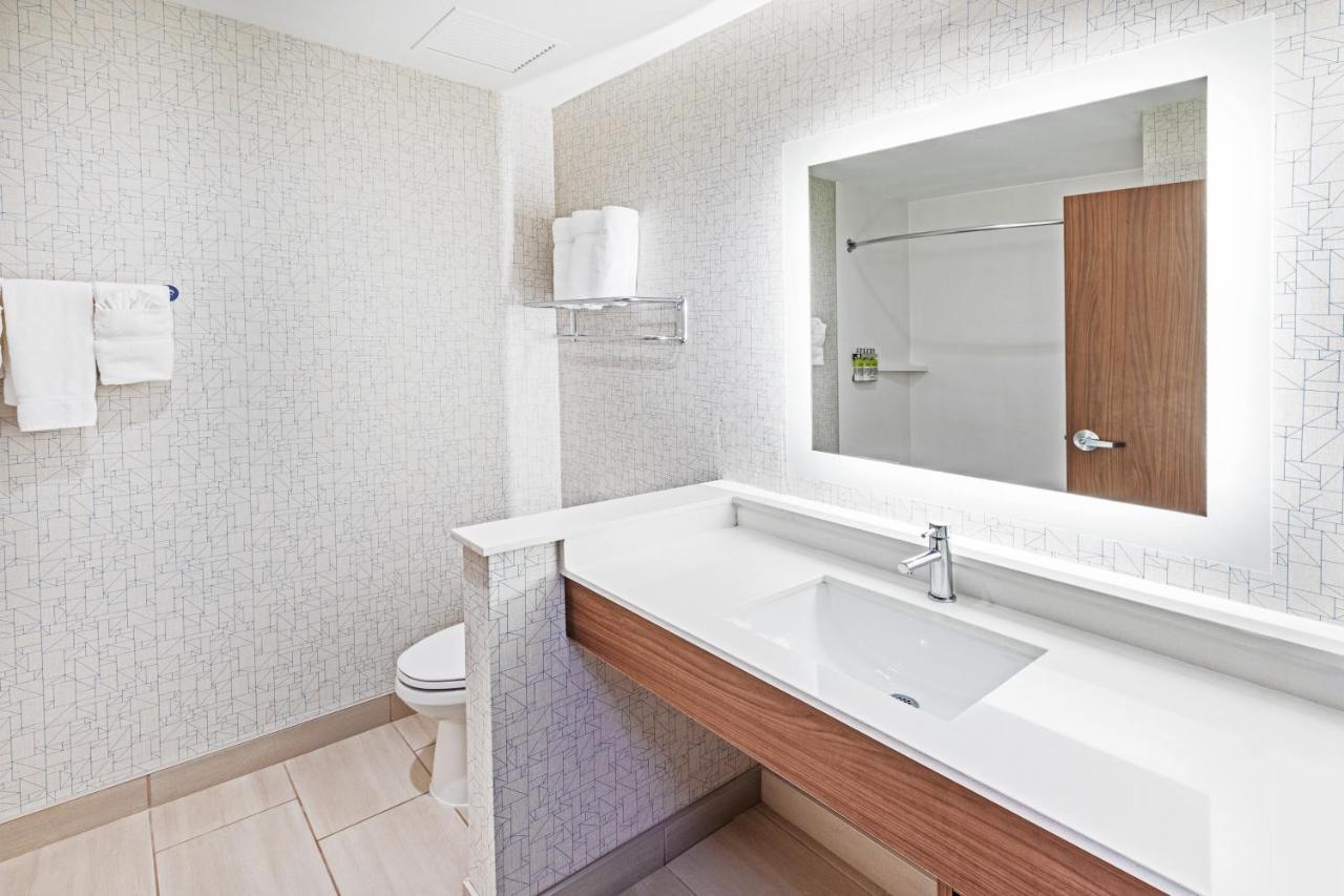 Holiday Inn Express & Suites - Stafford Nw - Sugar Land By Ihg Esterno foto